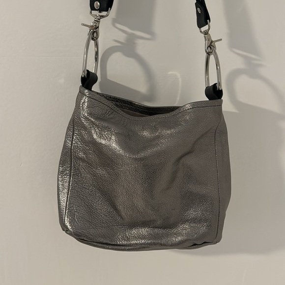 Crossbody made in the US leather metallic silver - Picture 1 of 4